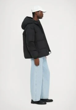 EA7 Emporio Armani MOUNTAIN HOODED JACKET LOGO - Winter Jacket - Black -Total Wear Store e0d020d1e51448888f8f96a46965de93