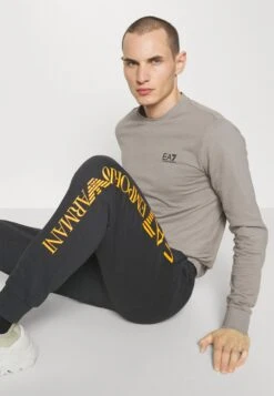 EA7 Emporio Armani Sweatshirt - Grigio Chiaro -Total Wear Store e1d3a4d11aee46d084034d180bfb3f68