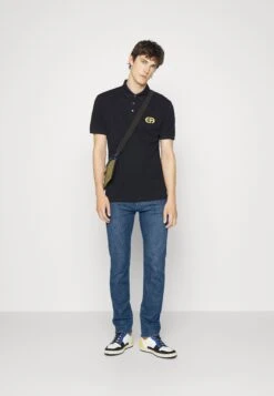 Emporio Armani Pockets Pant - Slim Fit Jeans - Blu Navy Chiaro -Total Wear Store e2d176f6b8784af1a2a92b2f45d4edab