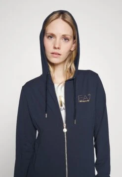 EA7 Emporio Armani Set - Tracksuit - Navy/Gold 16 EA7 Emporio Armani Set - Tracksuit - Navy/Gold -Total Wear Store e38f9e84798e410da2065e5924fdfefb