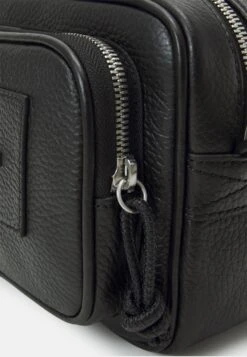 Emporio Armani Unisex - Across Body Bag - Nero Black -Total Wear Store e39f439589864fc8827f05568dd0e17c