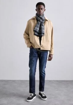 Emporio Armani SCARF - Scarf - Navy Blue Fancy -Total Wear Store e43eaa321cd3493888171425ae58fe18