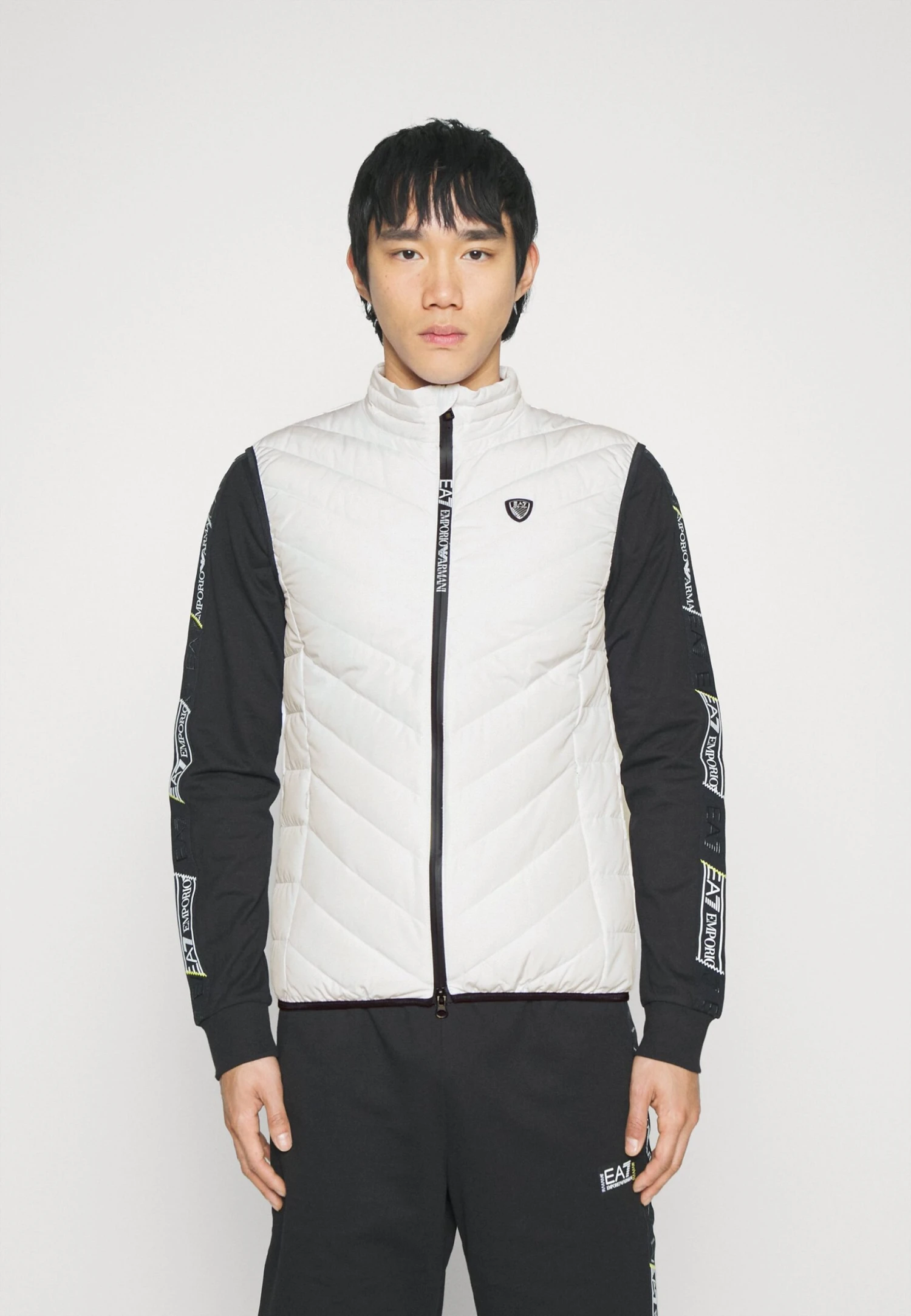 EA7 Emporio Armani Waistcoat - Waistcoat - White 3 EA7 Emporio Armani Waistcoat - Waistcoat - White