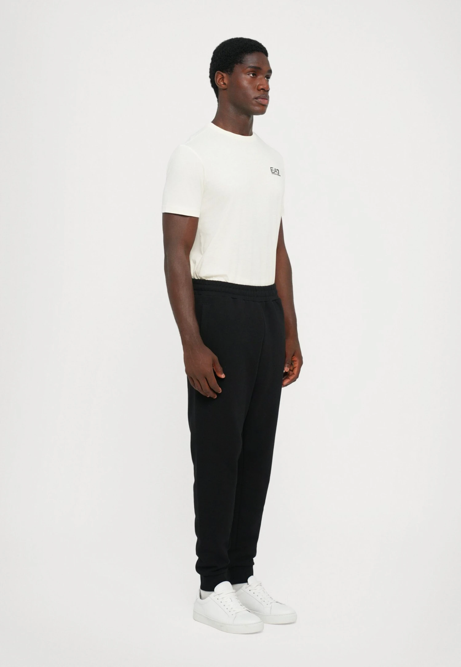 EA7 Emporio Armani TRAIN LOGOSERIES - Tracksuit Bottoms - Black 6 EA7 Emporio Armani TRAIN LOGOSERIES - Tracksuit Bottoms - Black - Image 4