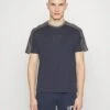 EA7 Emporio Armani Basic T-Shirt - Blu Navy 2 EA7 Emporio Armani Basic T-Shirt - Blu Navy -Total Wear Store e67def1270484822a9edf5c7caeba942