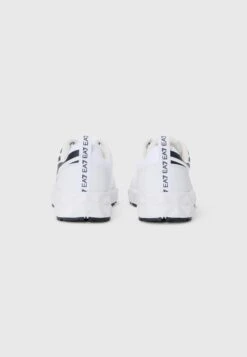 EA7 Emporio Armani UNISEX - Trainers - Optical White/black -Total Wear Store e73a5f58dfba4688b819771291b3cb32