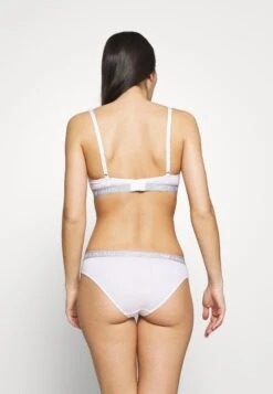 Emporio Armani Brief 2 Pack - Briefs - Bianco -Total Wear Store e7f75a6951d145528b0c86d9f69b18f8