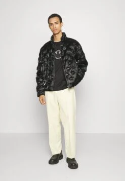 Emporio Armani Piumino - Down Jacket - Nero -Total Wear Store e87e1bfa3b334fb49cea834303110027