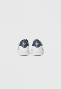 EA7 Emporio Armani UNISEX - Trainers - White/asphalt/silver-coloured -Total Wear Store e8a5212877f84ba1ac16e40805f44d11