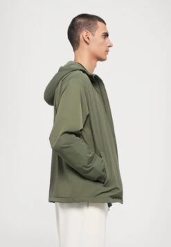 EA7 Emporio Armani TRAIN CORE - Light Jacket - Beetle -Total Wear Store e92dda1dda3945b4bf0ef3a99af84594