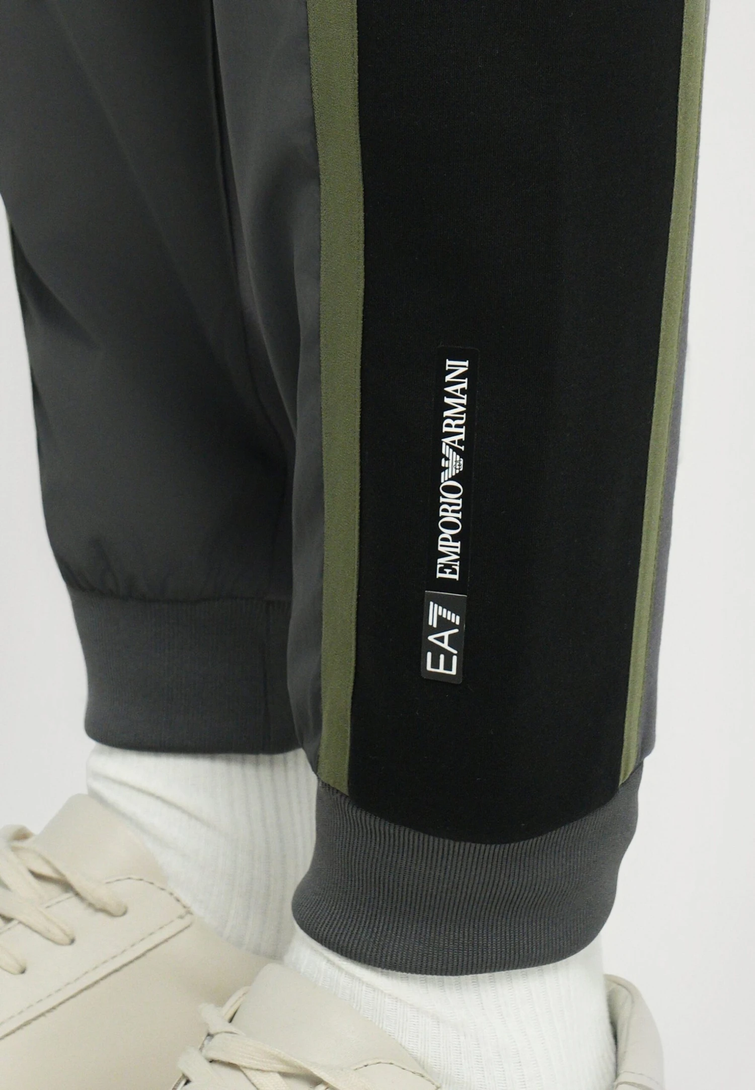 EA7 Emporio Armani ATHLETIC PANTS - Tracksuit Bottoms - Asphalt 9 EA7 Emporio Armani ATHLETIC PANTS - Tracksuit Bottoms - Asphalt - Image 7