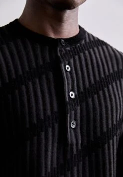 Emporio Armani Jumper - Licorice/black -Total Wear Store e9b731e6e82c407da90b7e113815e66b