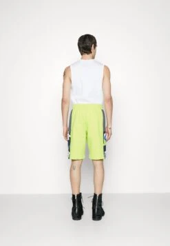 EA7 Emporio Armani Bermuda - Shorts - Green -Total Wear Store ea5aaaf369d44c75816e1e1b1c22e6a8