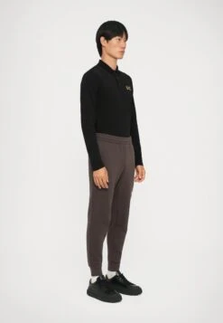 EA7 Emporio Armani TRAIN LOGO SERIES PANTS - Tracksuit Bottoms - Chocolate Brown 18 EA7 Emporio Armani TRAIN LOGO SERIES PANTS - Tracksuit Bottoms - Chocolate Brown -Total Wear Store efd3e398eb284a2aaa8a605db8783ef5