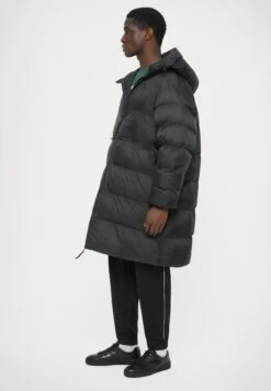 EA7 Emporio Armani MOUNTAIN POLAR BIG LOGO - Winter Coat - Black -Total Wear Store f0aca4aa3eb64f7894a8cd8d15a5df66