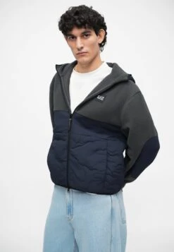 EA7 Emporio Armani MOUNTAIN HIKING UNISEX - Fleece Jacket - Asphalt 12 EA7 Emporio Armani MOUNTAIN HIKING UNISEX - Fleece Jacket - Asphalt -Total Wear Store f0d09a20bcd74e179cf3120b1d0b8288
