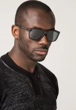 Emporio Armani Sunglasses - Black