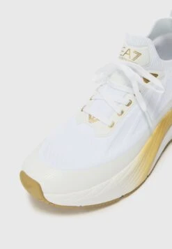 EA7 Emporio Armani CRUSHER SONIC UNISEX - Trainers - White/gold-coloured -Total Wear Store f35fce93d16f4d8ea0e433d166cb2718