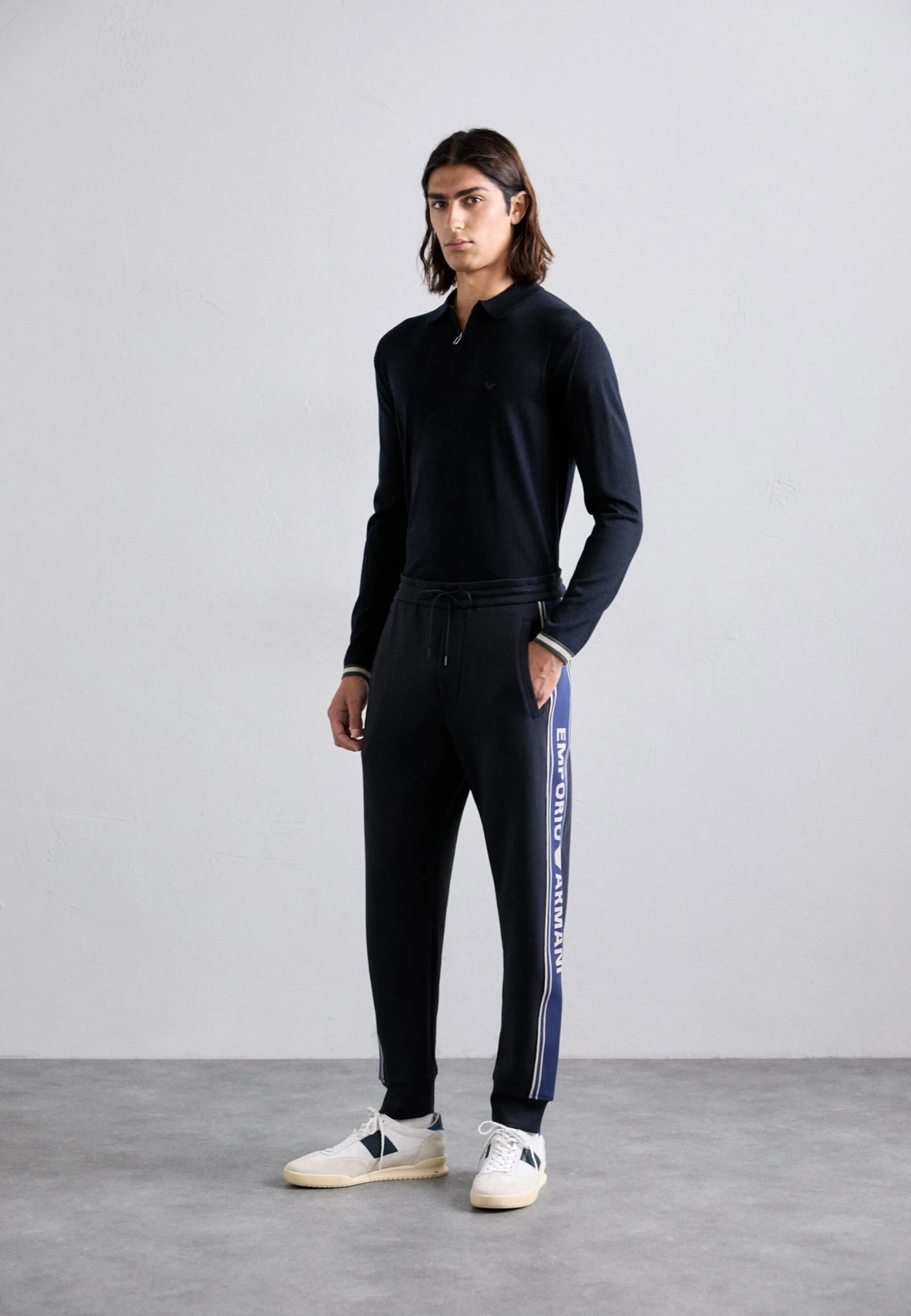 Emporio Armani TROUSER - Tracksuit Bottoms - Blu Navy 4 Emporio Armani TROUSER - Tracksuit Bottoms - Blu Navy - Image 2
