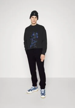 Emporio Armani Pantaloni - Trousers - Blu Navy -Total Wear Store f5891c90d49a4aaa8367922890e45c01