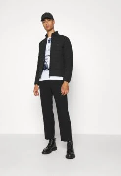 Emporio Armani Down Jacket - Nero -Total Wear Store f5c8c679155c4074a32abe8c6da8aef4