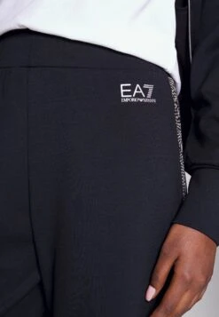 EA7 Emporio Armani Tracksuit Set - Tracksuit - Black/Gold 11 EA7 Emporio Armani Tracksuit Set - Tracksuit - Black/Gold -Total Wear Store f7fe1cadfc0d49e694637a567da188b0