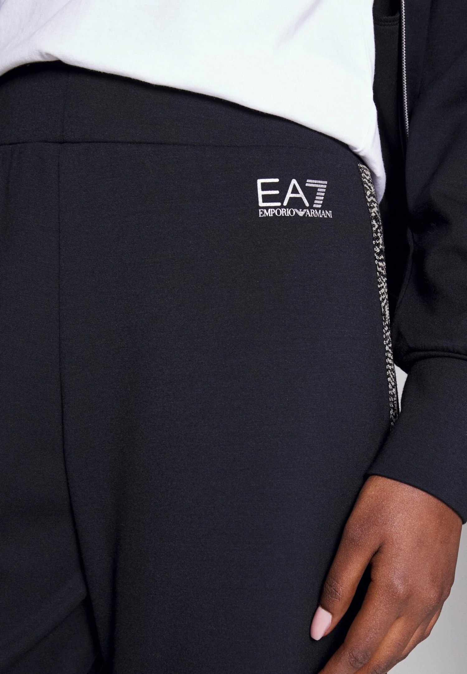 EA7 Emporio Armani Tracksuit Set - Tracksuit - Black/Gold 6 EA7 Emporio Armani Tracksuit Set - Tracksuit - Black/Gold - Image 4