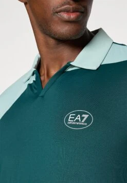 EA7 Emporio Armani TENNIS PRO COLORBLOCK - Polo Shirt - Ponderosa Pine -Total Wear Store f8f26b29895942d2b3ef4df859691918