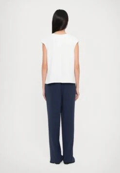 Emporio Armani BLOUSE - Blouse - Warm White -Total Wear Store f8fc24918c404d5fba9e3758f6efde6e