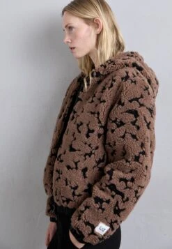 EA7 Emporio Armani JACKET - Fleece Jacket - Fancy Brownie -Total Wear Store f9040481c95c49dd98321deea59ecbf7