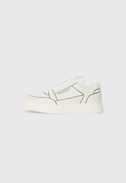 Emporio Armani Trainers - Off White/black