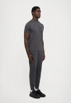 EA7 Emporio Armani TRAIN CORE TEE - Basic T-shirt - Asphalt -Total Wear Store f91f943f8b45403cb91abad23d4fb85a