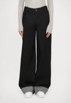 Emporio Armani POCKETS PANT - Relaxed Fit Jeans - Black Denim