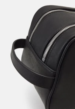 Emporio Armani BEAUTY - Wash Bag - Black -Total Wear Store fa3b78ad4b84468d958f97f5dc2befc1