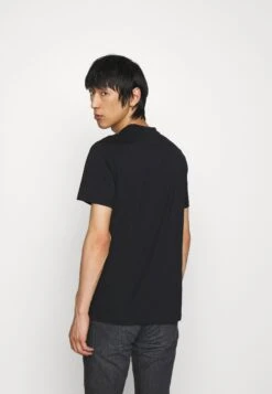 Emporio Armani Print T-Shirt - Print T-Shirt -Total Wear Store fbfd67437dfc47e0bd2159496b028816