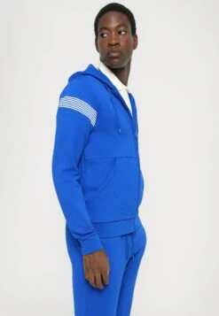 EA7 Emporio Armani TRAIN 7 LINES HOODIE - Hoodie - Surf The Web -Total Wear Store fc87c866dc8f4711abd0bc4a9e41477b