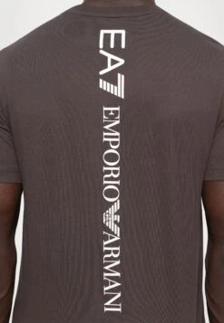 EA7 Emporio Armani TRAIN LOGO SERIES TEE EXTENDED LOGO - Print T-shirt - Chocolate Brown -Total Wear Store fd86135c928d456699f7c50ade950762