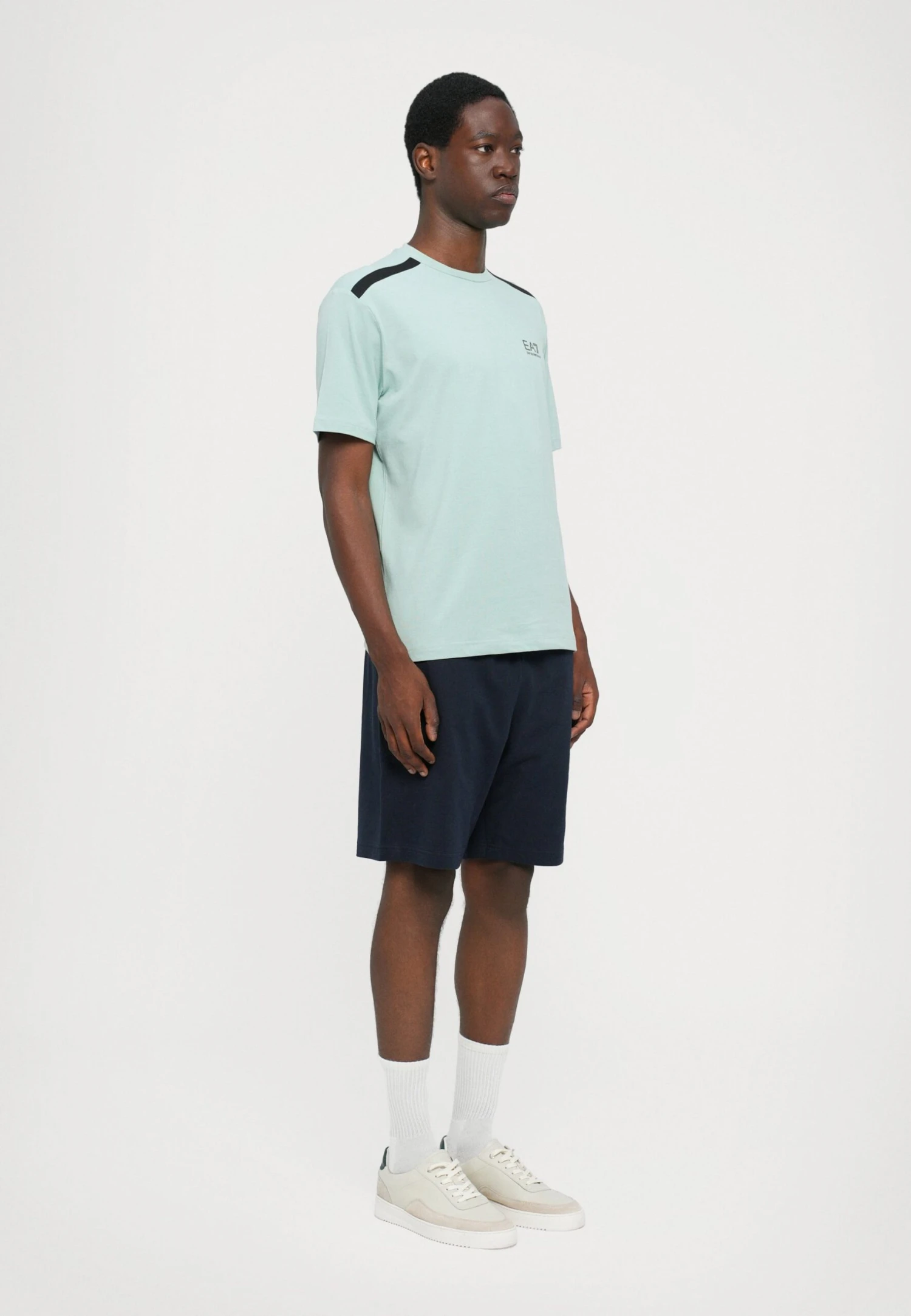 EA7 Emporio Armani NATURAL VENTUS TEE - Basic T-shirt - Blue Surf 6 EA7 Emporio Armani NATURAL VENTUS TEE - Basic T-shirt - Blue Surf - Image 4