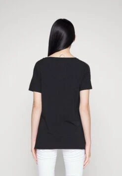 EA7 Emporio Armani T-Shirt - Print T-Shirt - Black -Total Wear Store ff06b684548b46c6accea0039cfb93b5