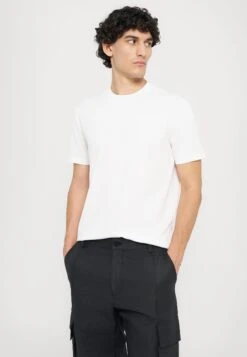 EA7 Emporio Armani TRAIN TEE BIG LOGO - Print T-shirt - White -Total Wear Store ffb01f867ef242caa2ab0ac1179a6f83